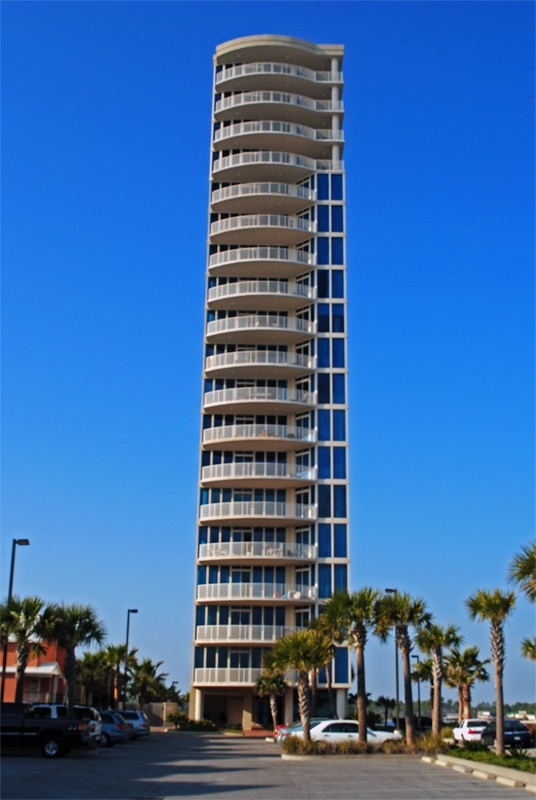 Lagoon Tower Condominiums Pic 001